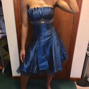 NAVY BLUE EMBELLISHED FORMAL/PROM DRESS - SMALL